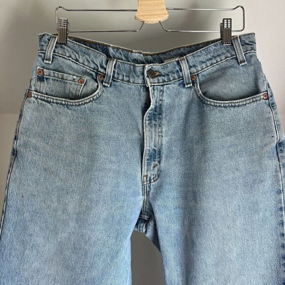 Vintage Levi's red tab 550s relaxed fit light wash distressed jeans 90s baggy 36 - Picture 4 of 9
